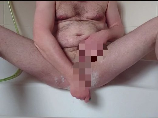 Amateurvideo Heißes Rasieren in der Badewanne 2 von nylonjunge