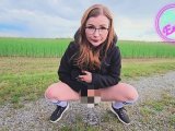 Amateurvideo Mein LÄNGSTER Piss!!    EXTRA VIEL NATURSEKT !    von TinyEmily
